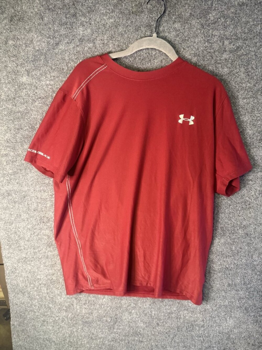 Under Armour Shirt Mens Large Red ColdGear Coldblack Short Sleeve Tee Athletic